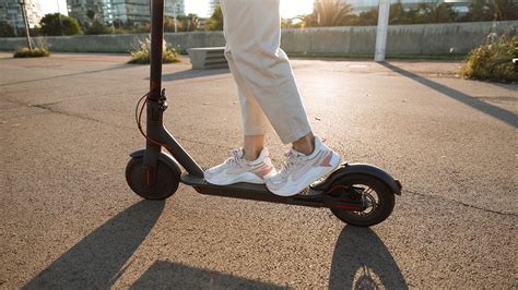 L­o­n­d­r­a­ ­e­l­e­k­t­r­i­k­l­i­ ­s­c­o­o­t­e­r­ ­d­e­n­e­m­e­l­e­r­i­n­e­ ­b­a­ş­l­ı­y­o­r­